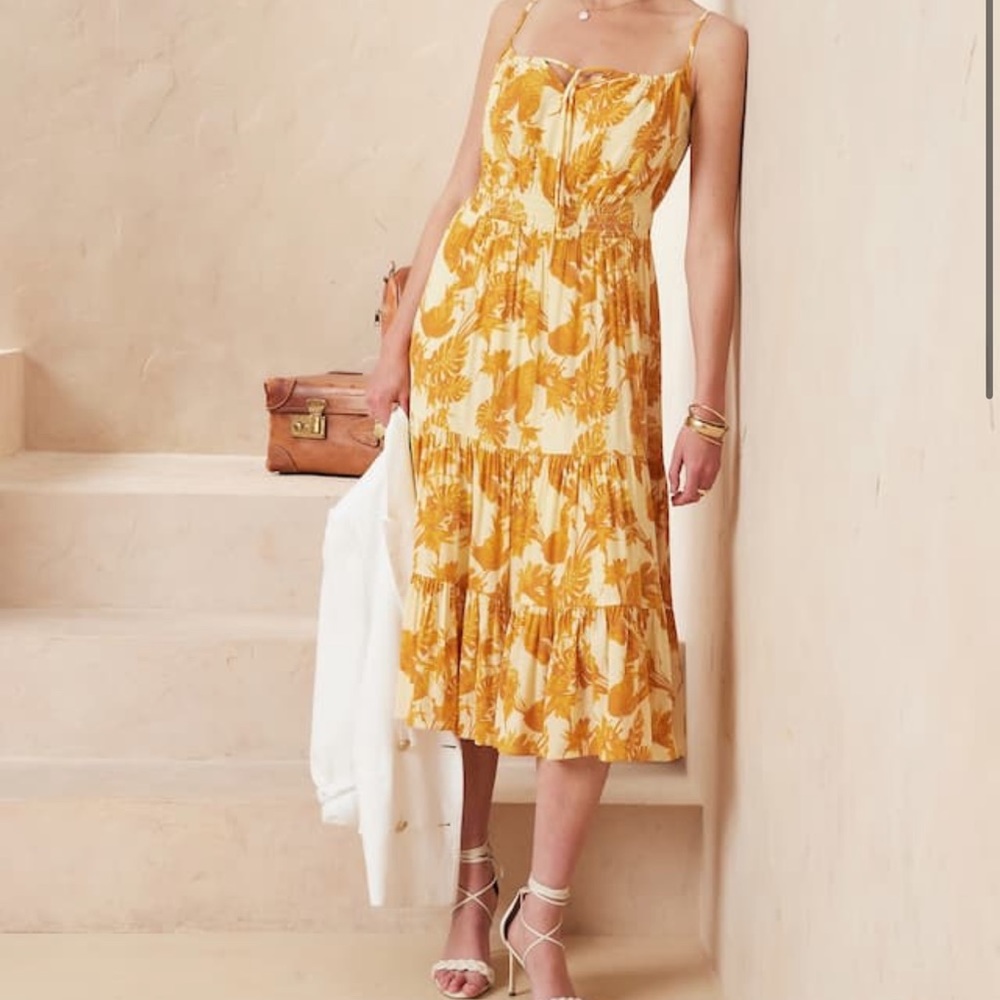 Banana Republic Factory
Tiered Gauze Dress